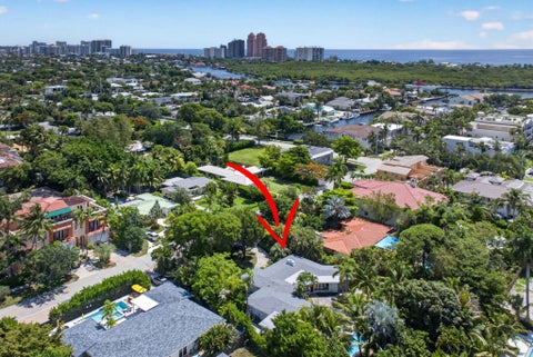 Tiny photo for 2614 NE 15th Street, Fort Lauderdale, FL 33304 (MLS # B26048127)