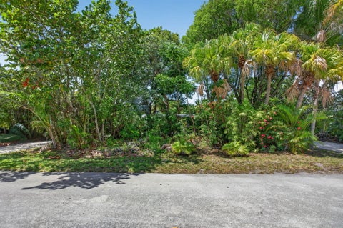 Tiny photo for 2614 NE 15th Street, Fort Lauderdale, FL 33304 (MLS # B26048127)