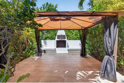 Tiny photo for 2614 NE 15th Street, Fort Lauderdale, FL 33304 (MLS # B26048127)