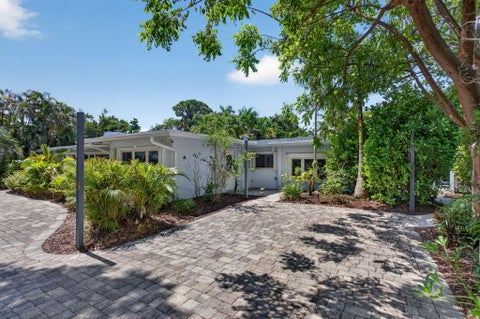 Tiny photo for 2614 NE 15th Street, Fort Lauderdale, FL 33304 (MLS # B26048127)
