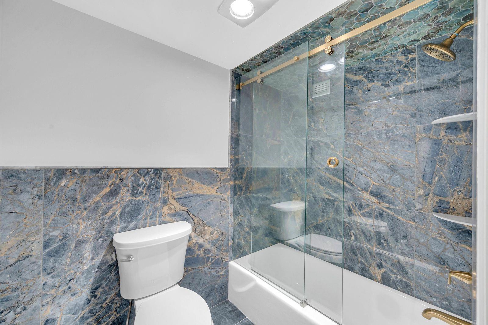 IMPERIAL TOWERS - Residential