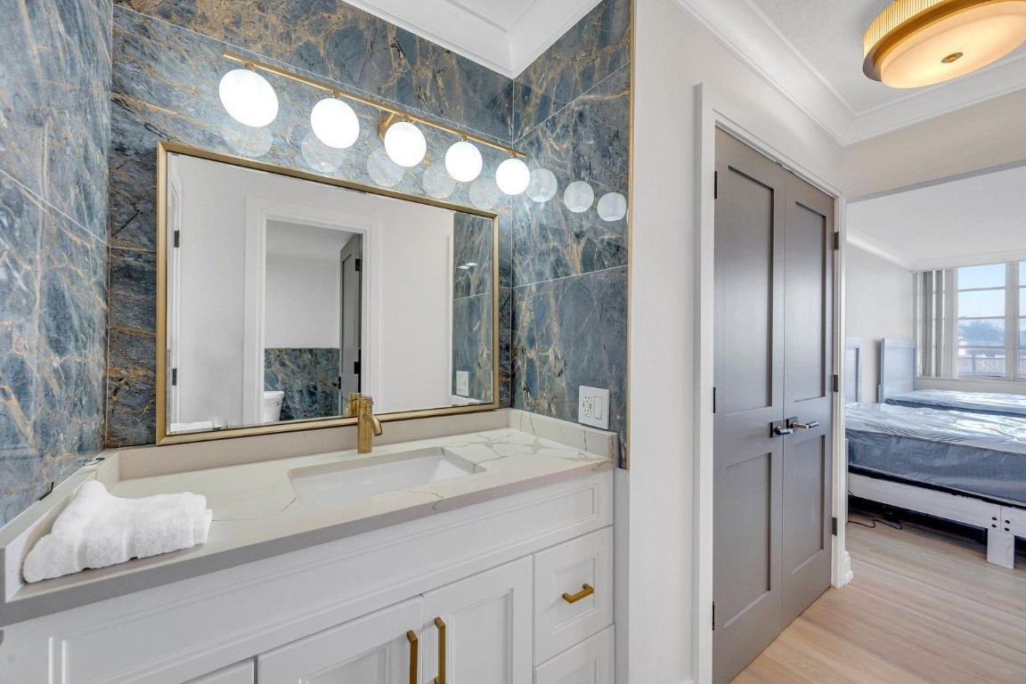 IMPERIAL TOWERS - Residential