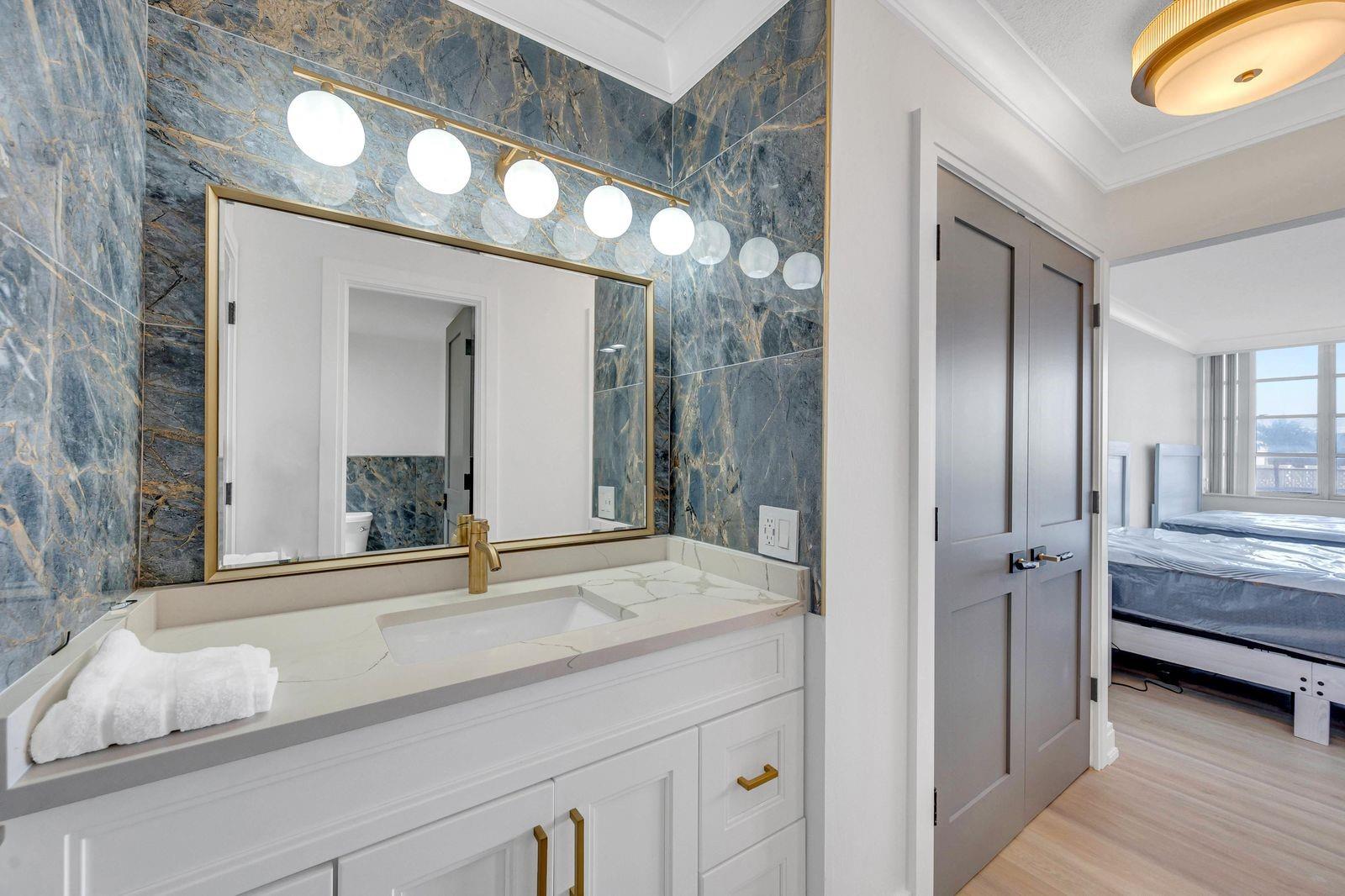 IMPERIAL TOWERS - Residential