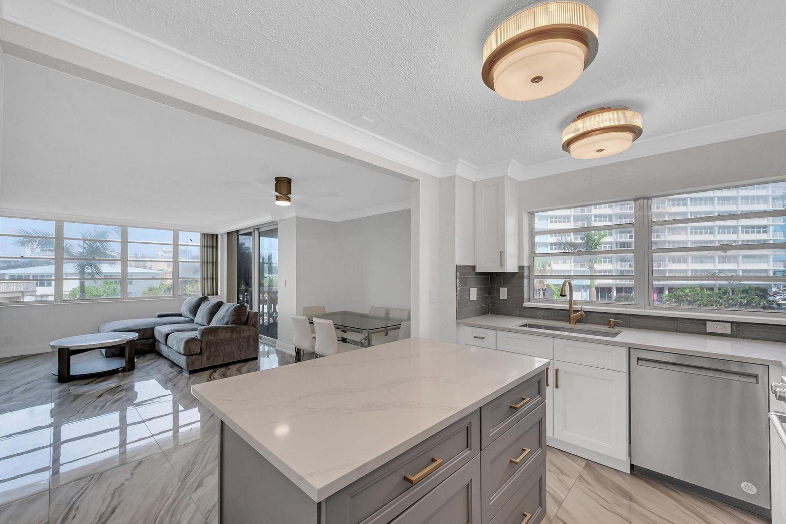 IMPERIAL TOWERS - Residential