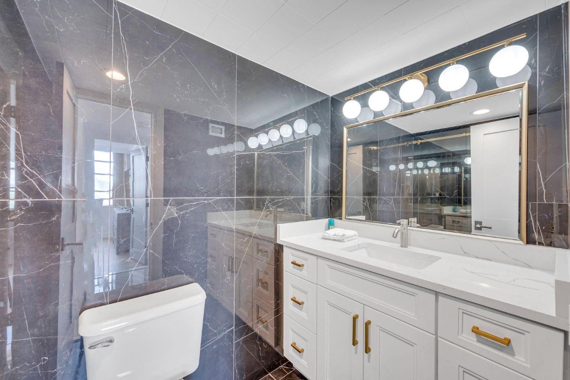 IMPERIAL TOWERS - Residential