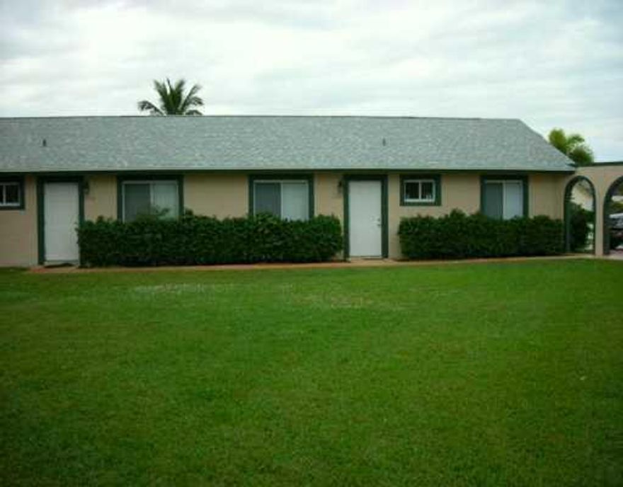 RENOVATED SPACIOUS UNIT. MODERN GRANITE AND STAINLESS STEEL KITCHEN WITH BEAUTIFUL WOOD CABINETRY. BATHROOMS ARE TOTALLY RENOVATED WITH MODERN CONTEMPORY FLAIR. VERY LARGE FENCED IN BACKYARD PATIO. COMPLEX IS METICULOUSLY LANDSCAPED WITH CHILDRENS PLAY AREA. BRIGHT CORNER UNIT WITH PLENTY OF PARKING. GRAT LOCATION.