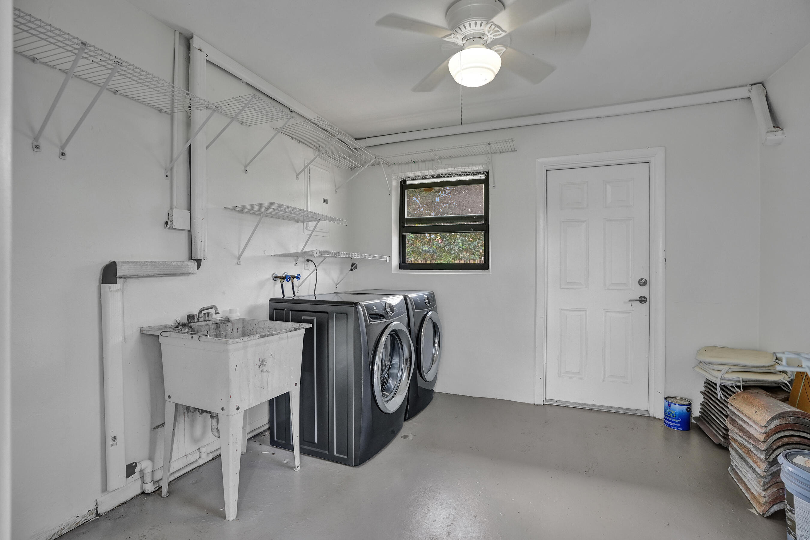 BEACHWAY ESTATES - Residential Lease