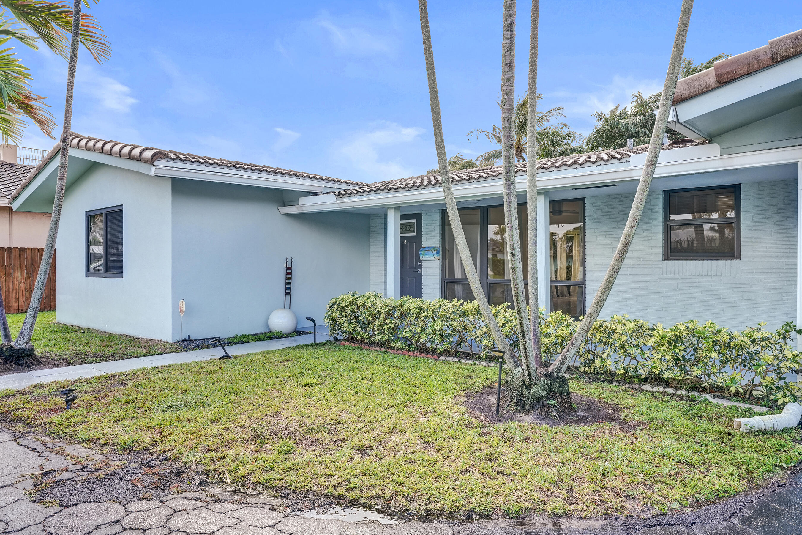 BEACHWAY ESTATES - Residential Lease