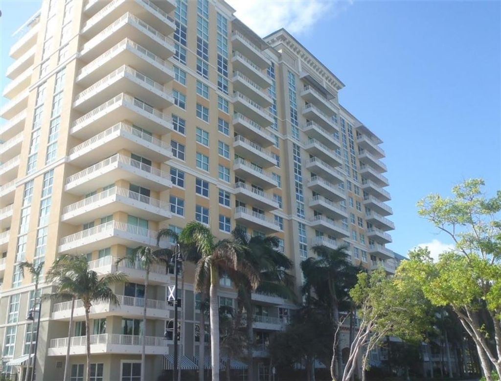 Photo of 700 E Boynton Beach Blvd #408, Boynton Beach, FL 33435 (MLS # F10286972)