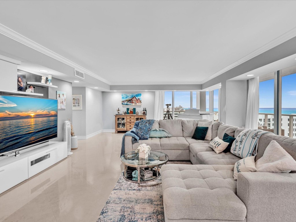 4300 N Ocean Boulevard 19H