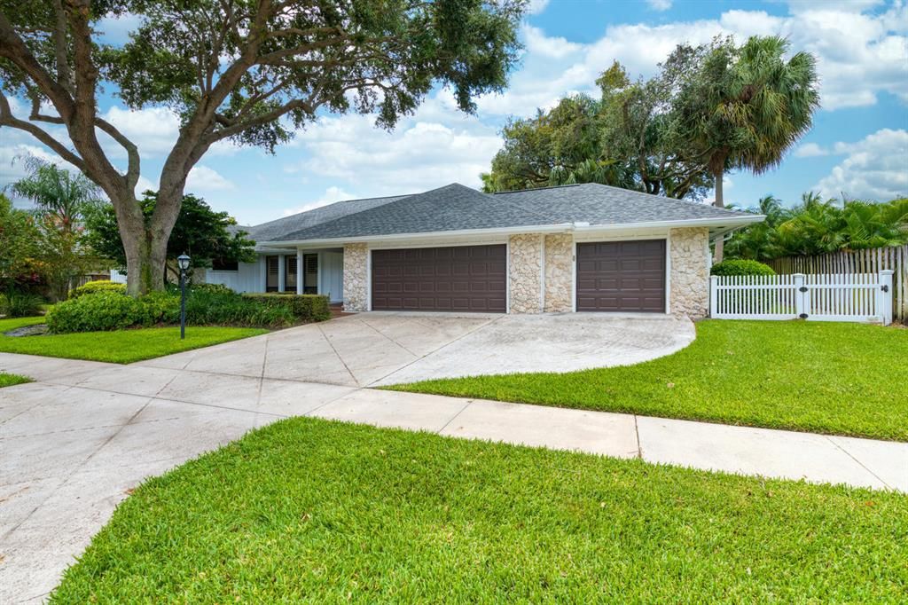 Photo of 2424 Palm Harbor Drive, Palm Beach Gardens, FL 33410 (MLS # R10657179)