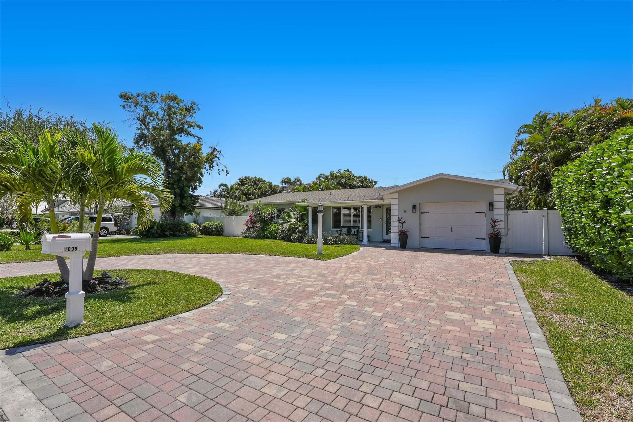 1096 SW 16th Street