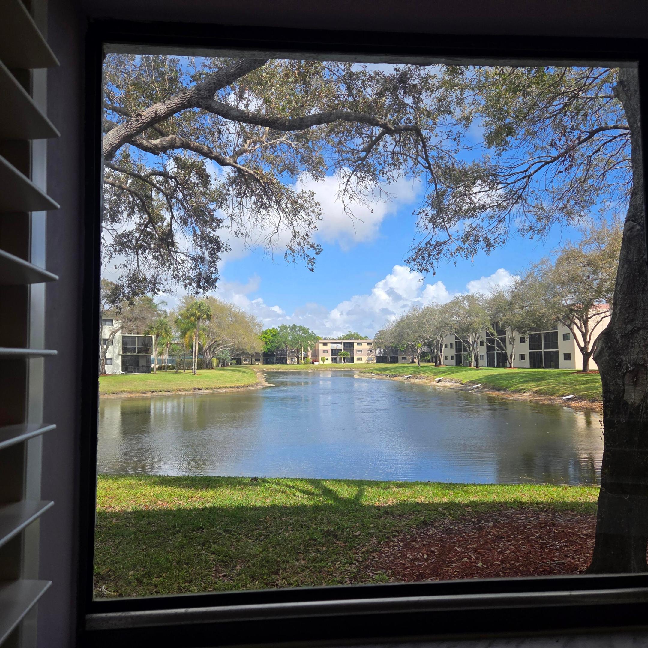 LAKES OF DELRAY / WATERSEDGE G - Residential