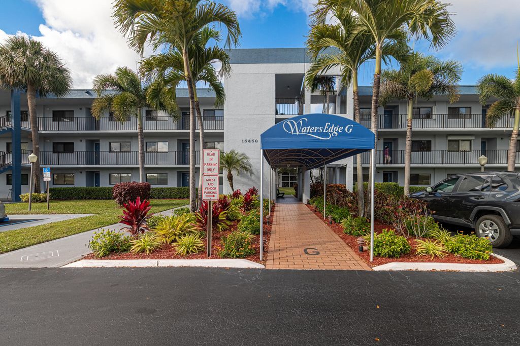 Photo of 15456 Pembridge Drive #111, Delray Beach, FL 33484 (MLS # R11168368)