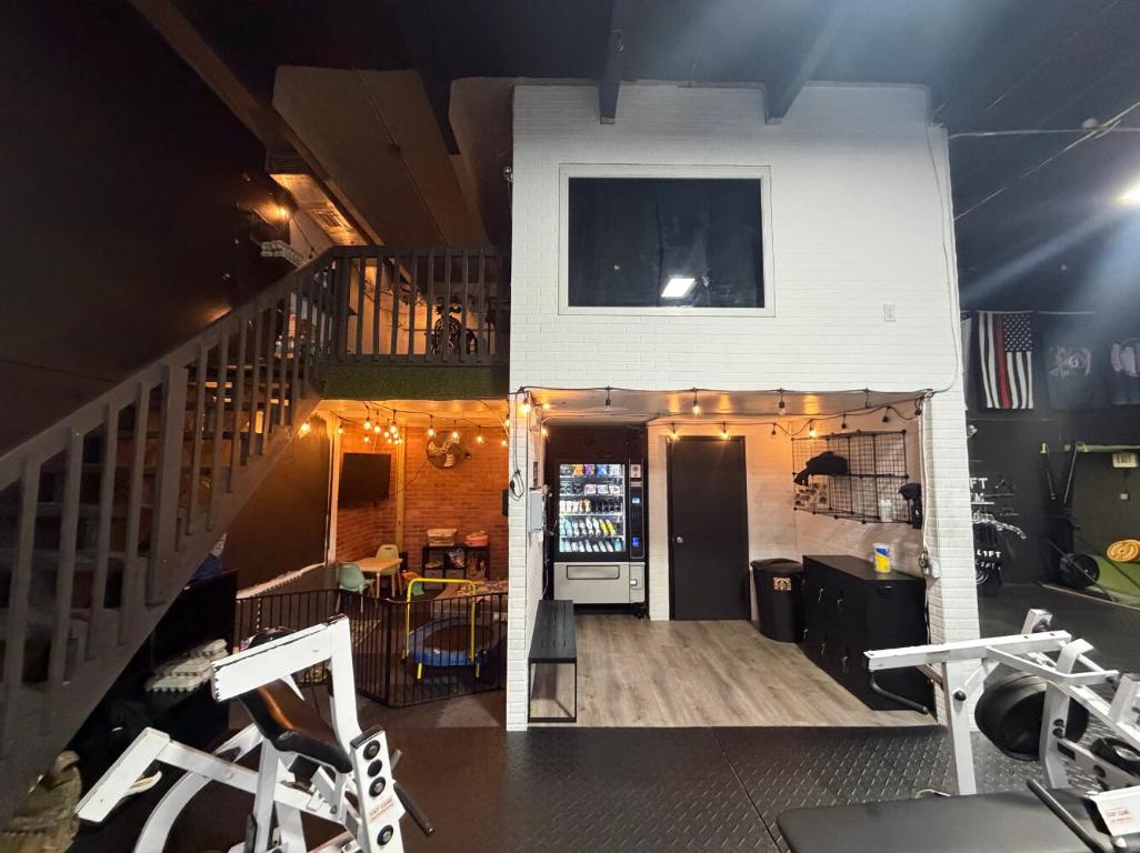 1142 Old Okeechobee Road 1+16