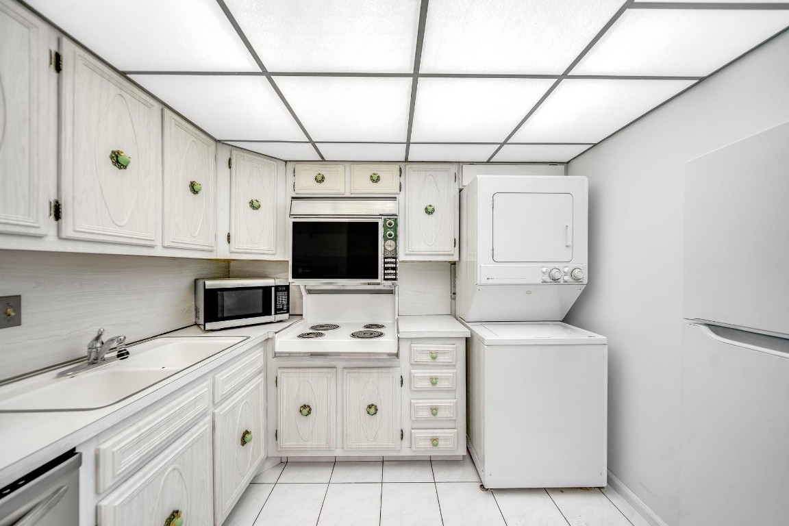 Cypress Club Condo - Residential