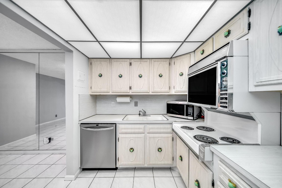 Cypress Club Condo - Residential