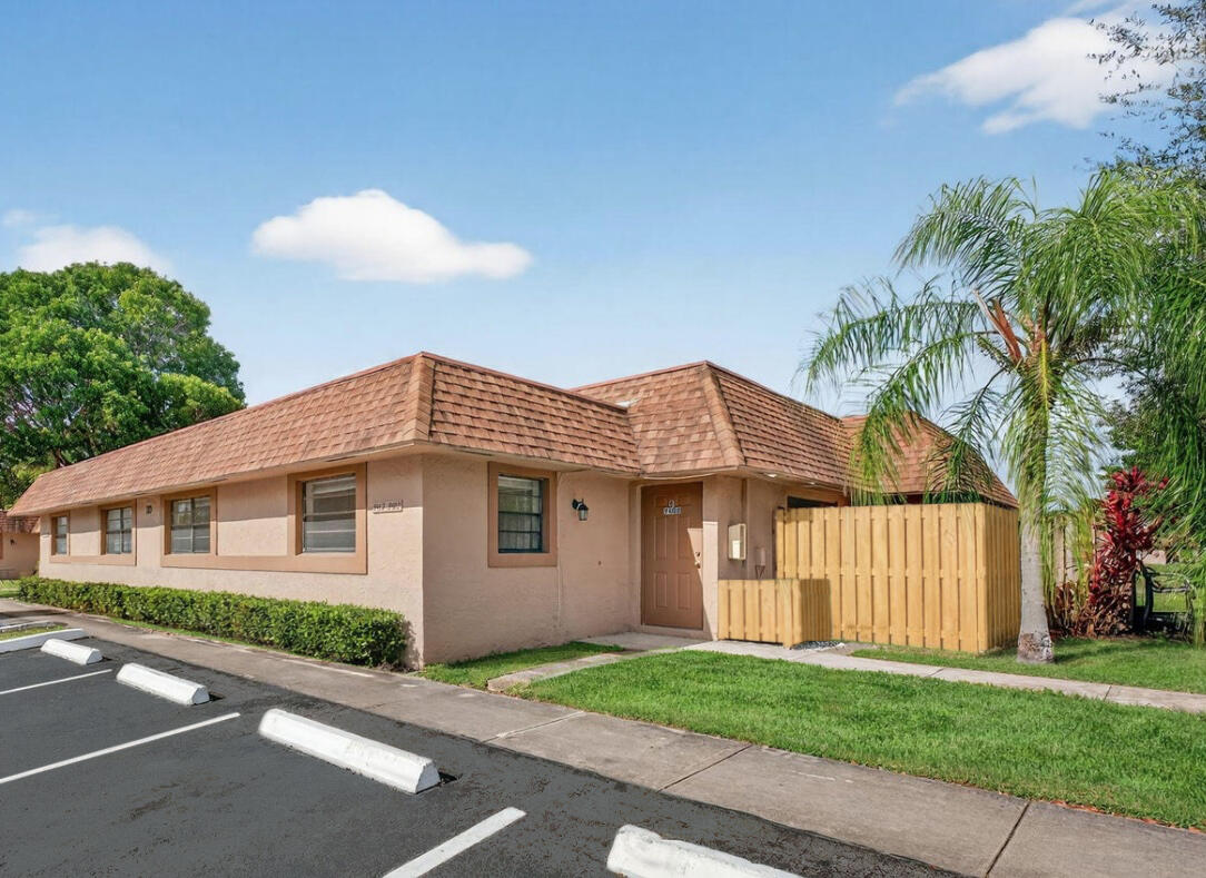 Lakeside Villas - Residential Lease