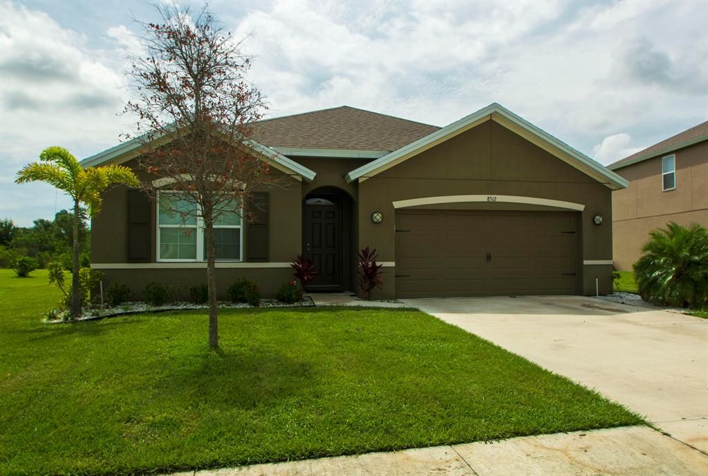 Photo of 8512 Cobblestone Drive, Fort Pierce, FL 34945 (MLS # R10773724)