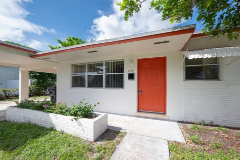 Tiny photo for 6481 PIERCE Street, Hollywood, FL 33024 (MLS # B26087247)