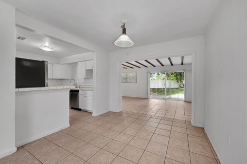 Tiny photo for 6481 PIERCE Street, Hollywood, FL 33024 (MLS # B26087247)