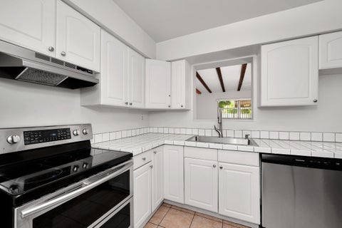 Tiny photo for 6481 PIERCE Street, Hollywood, FL 33024 (MLS # B26087247)