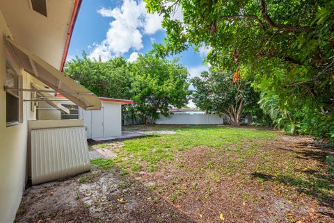 Tiny photo for 6481 PIERCE Street, Hollywood, FL 33024 (MLS # B26087247)