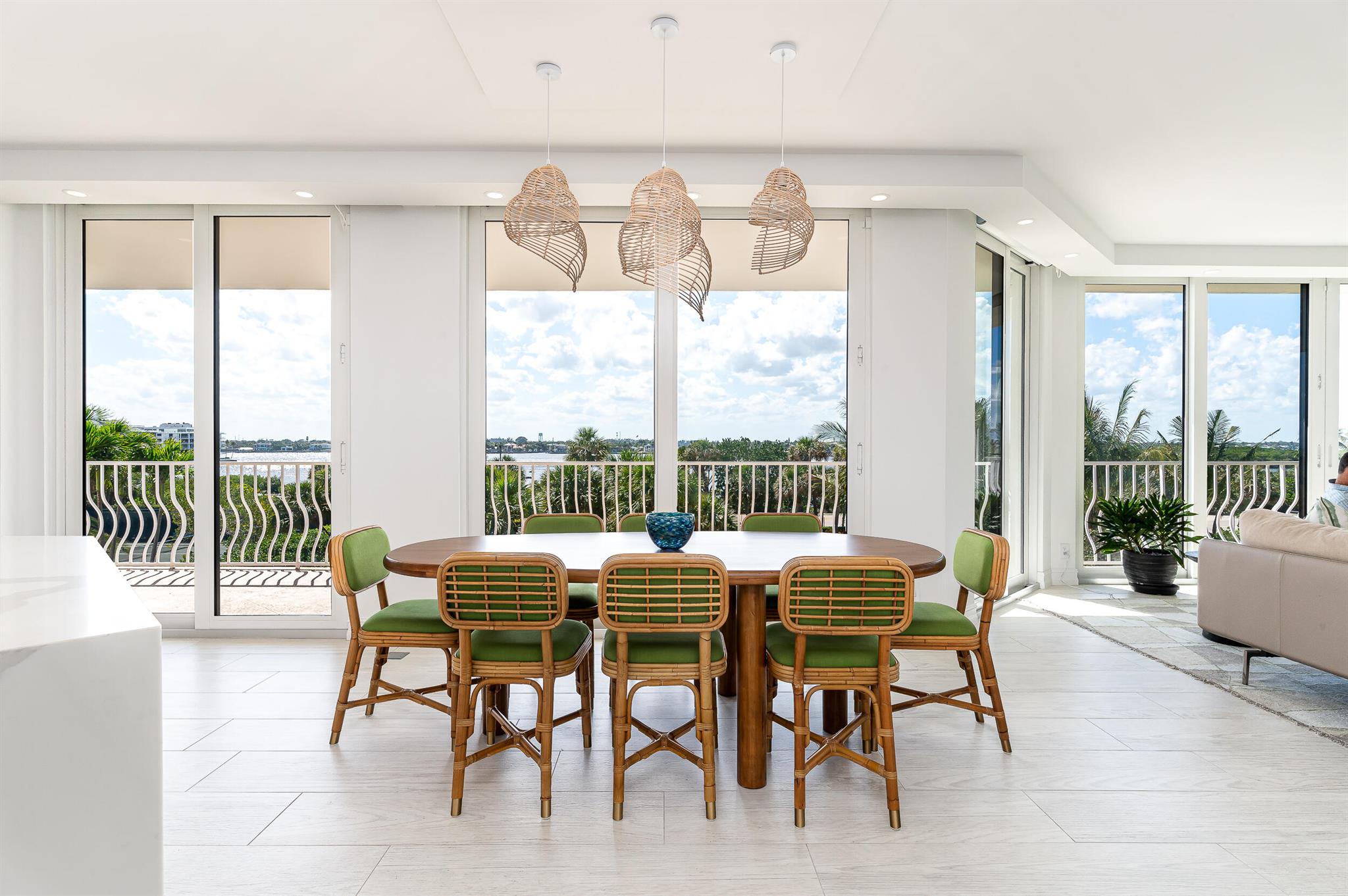 TWO THOUSAND CONDO - Residential