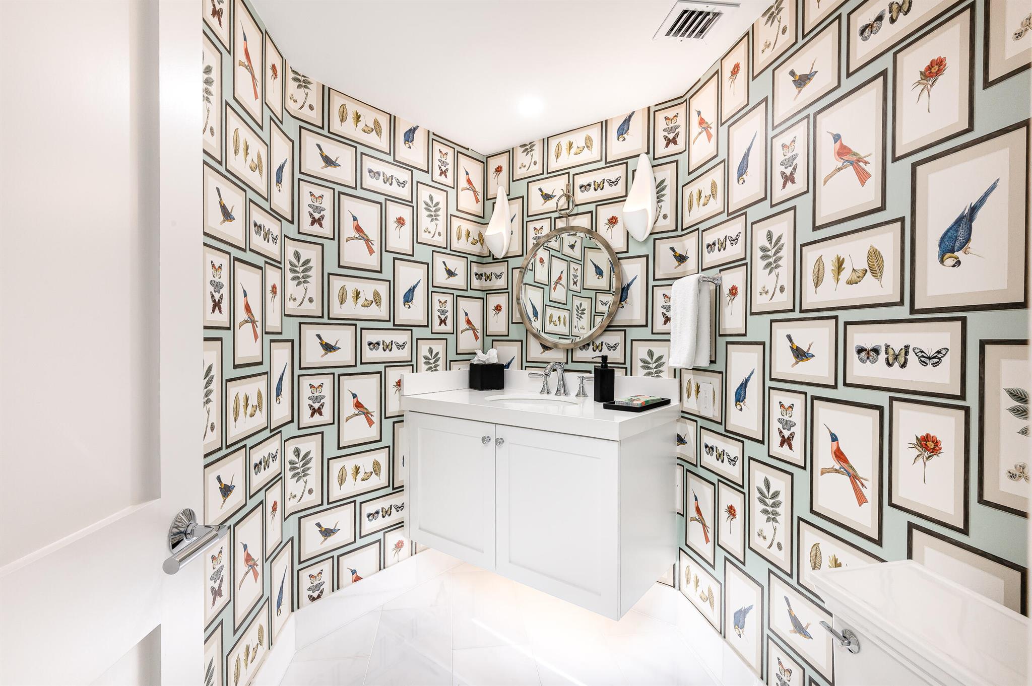 TWO THOUSAND CONDO - Residential