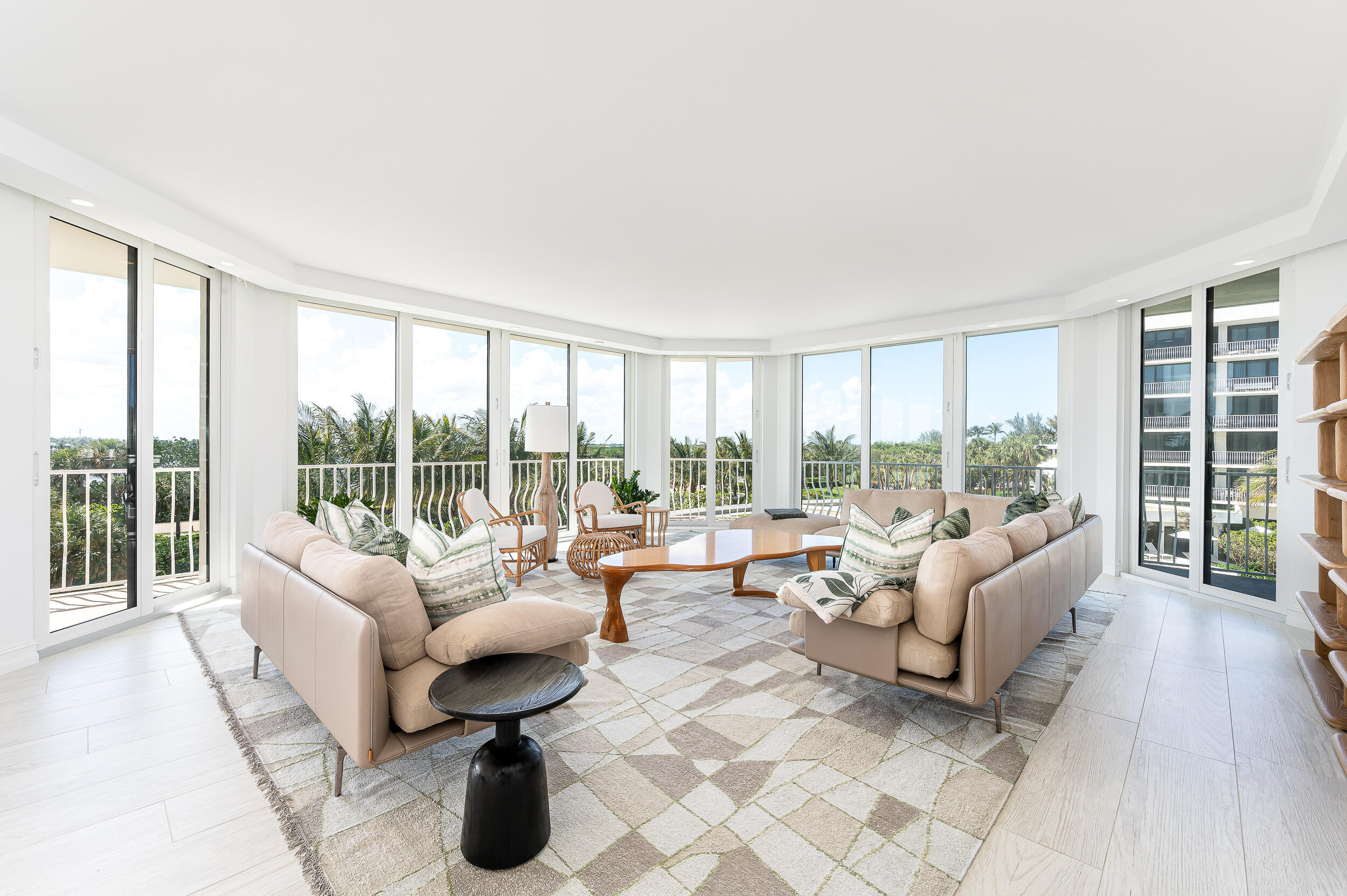 TWO THOUSAND CONDO - Residential