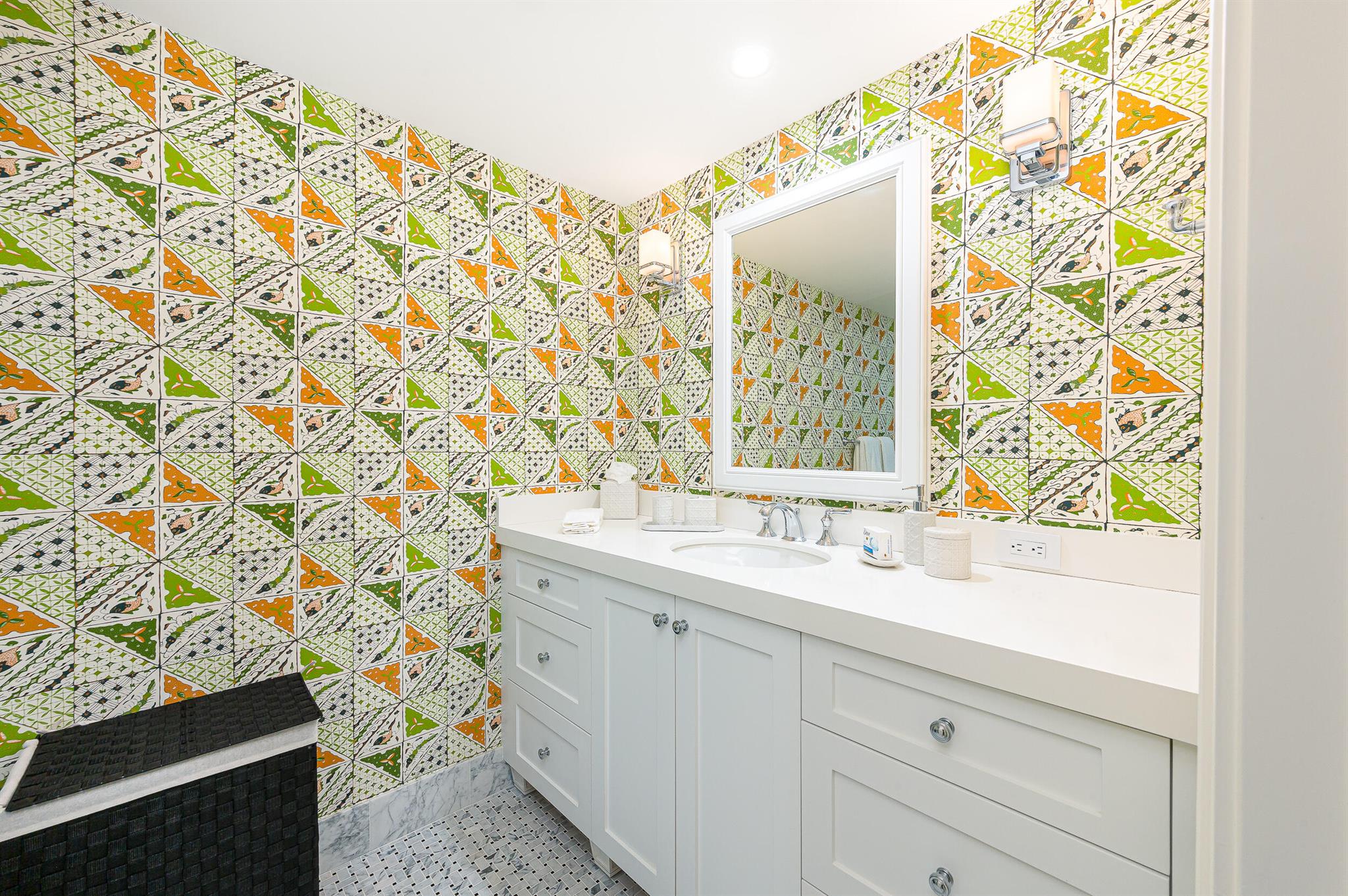 TWO THOUSAND CONDO - Residential