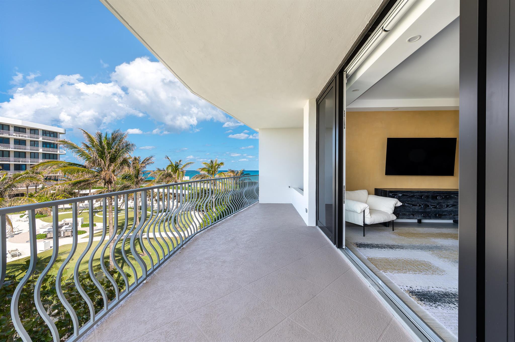 TWO THOUSAND CONDO - Residential