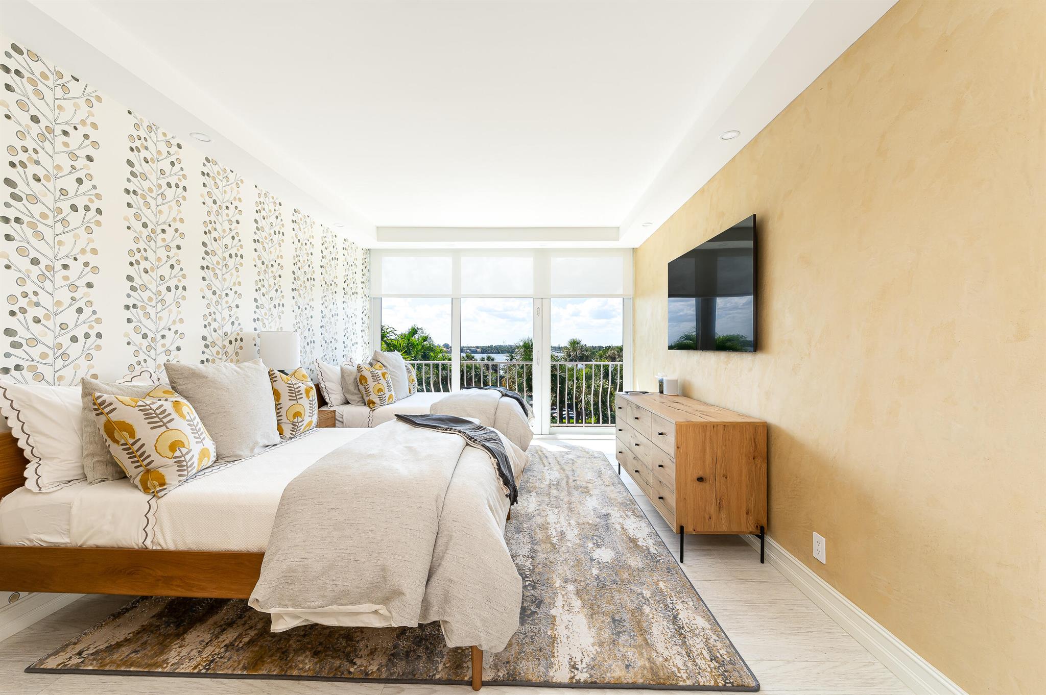 TWO THOUSAND CONDO - Residential