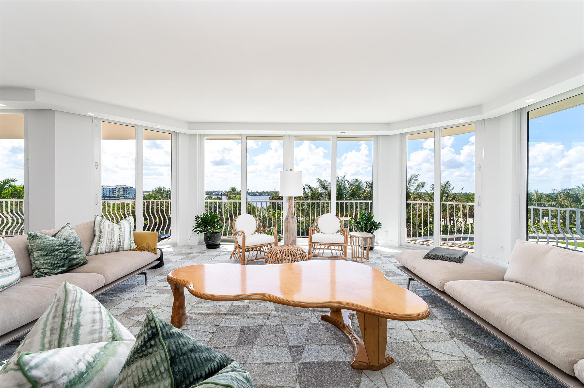 TWO THOUSAND CONDO - Residential