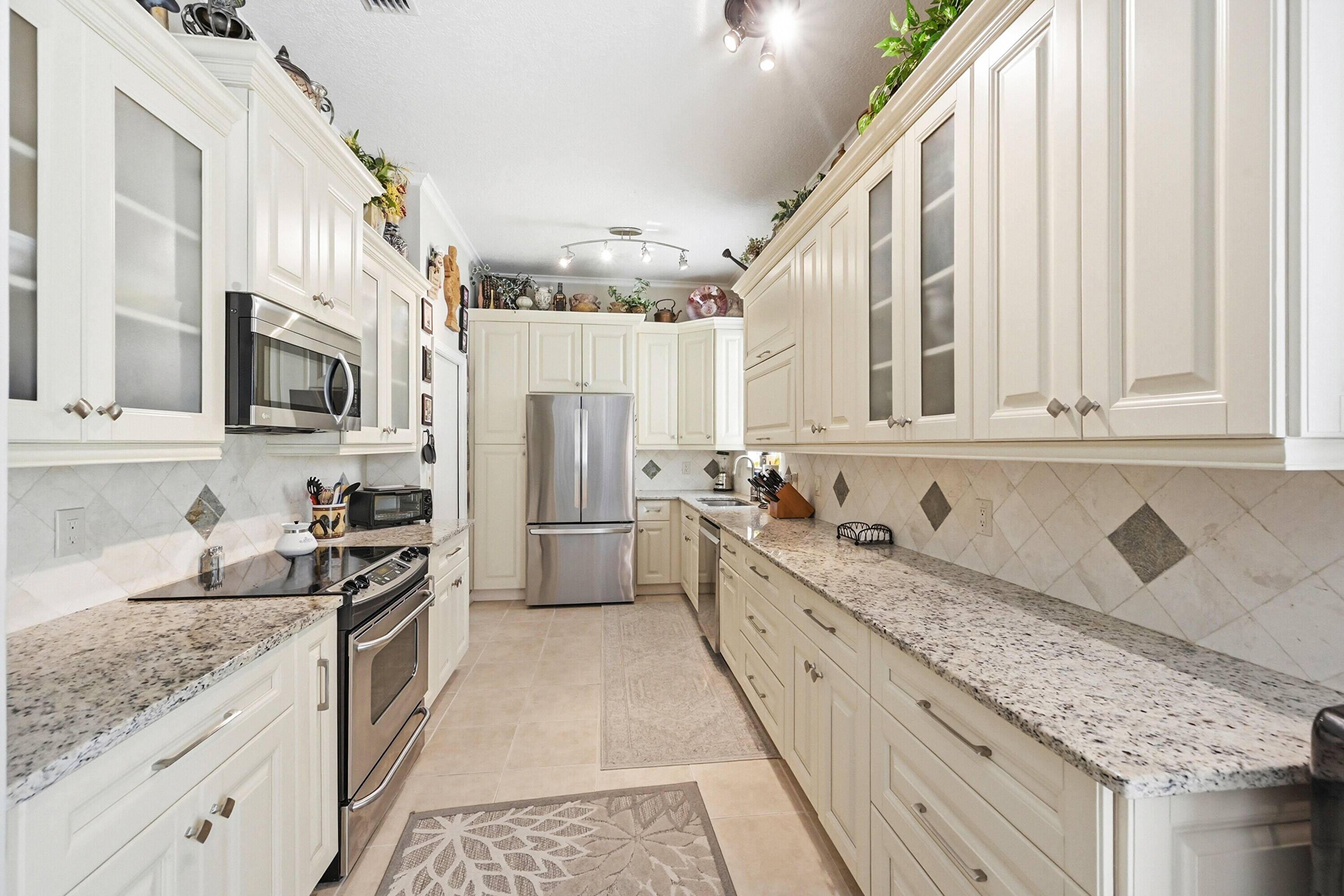 SHERWOOD FOREST - Residential