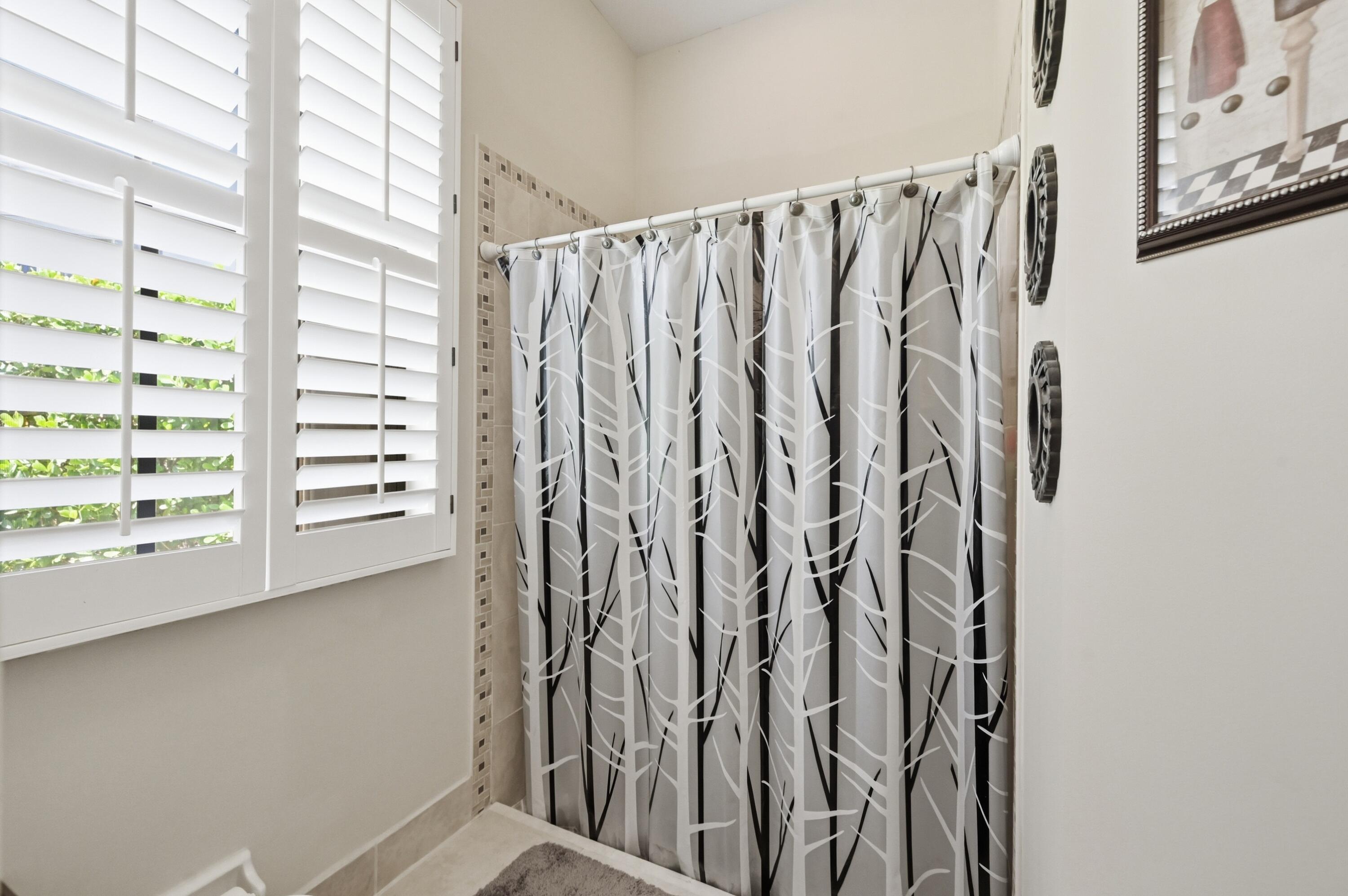 SHERWOOD FOREST - Residential