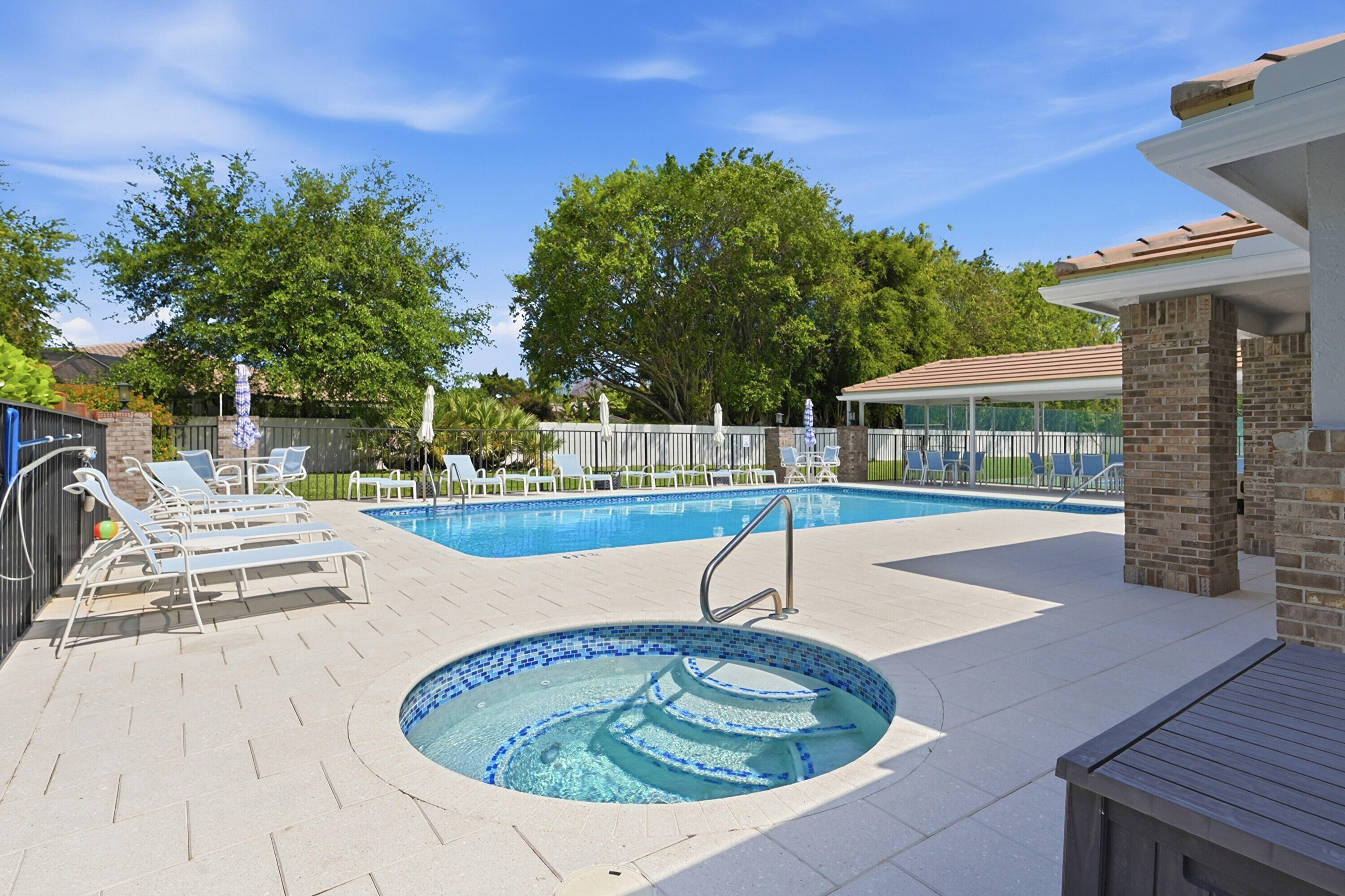 SHERWOOD FOREST - Residential