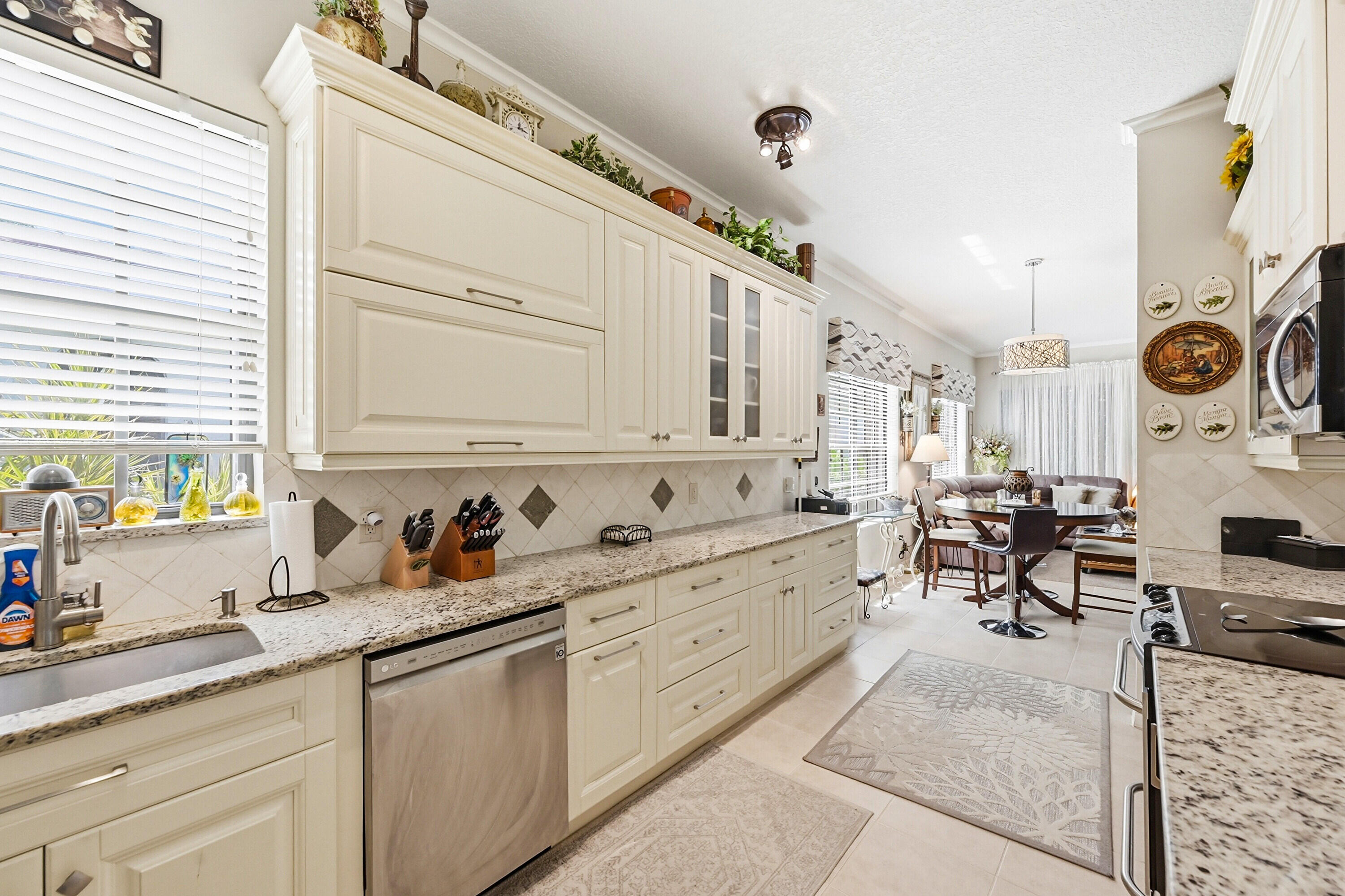 SHERWOOD FOREST - Residential