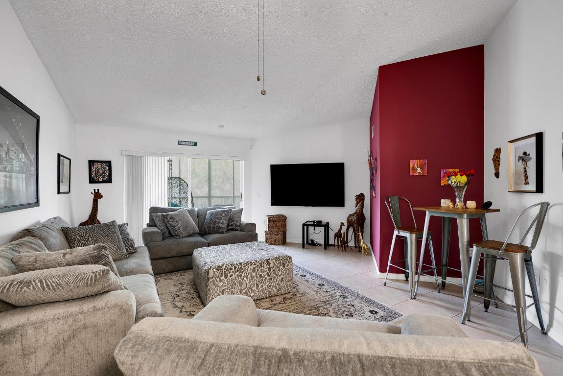 TRENT CONDOMINIUM - Residential