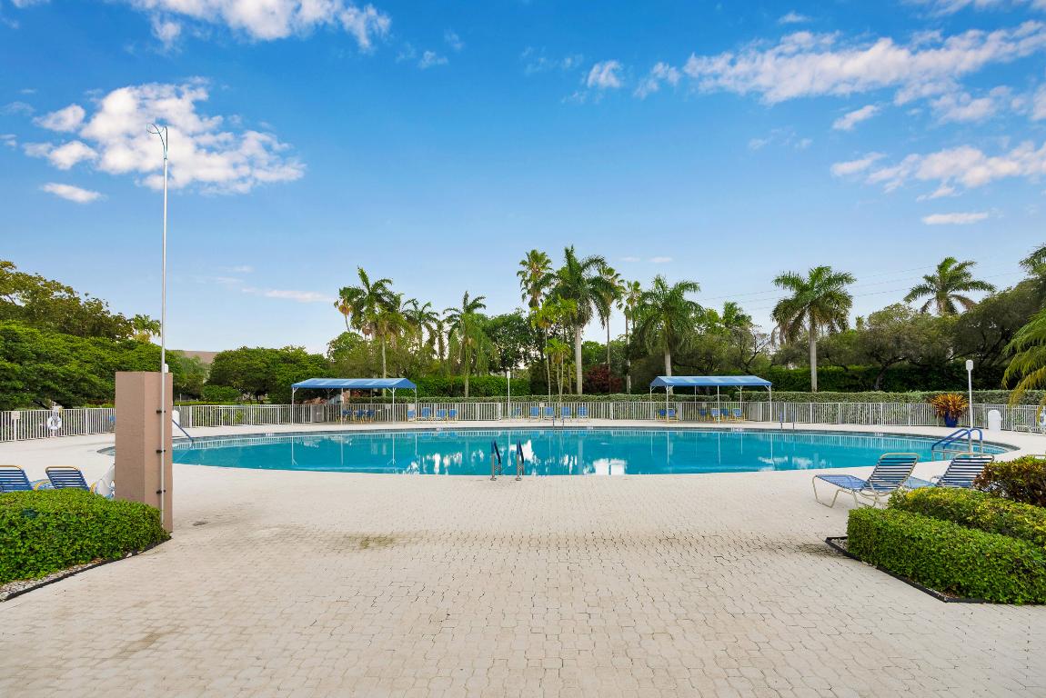 TRENT CONDOMINIUM - Residential