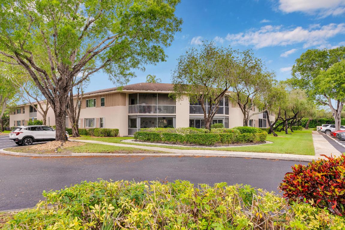 TRENT CONDOMINIUM - Residential