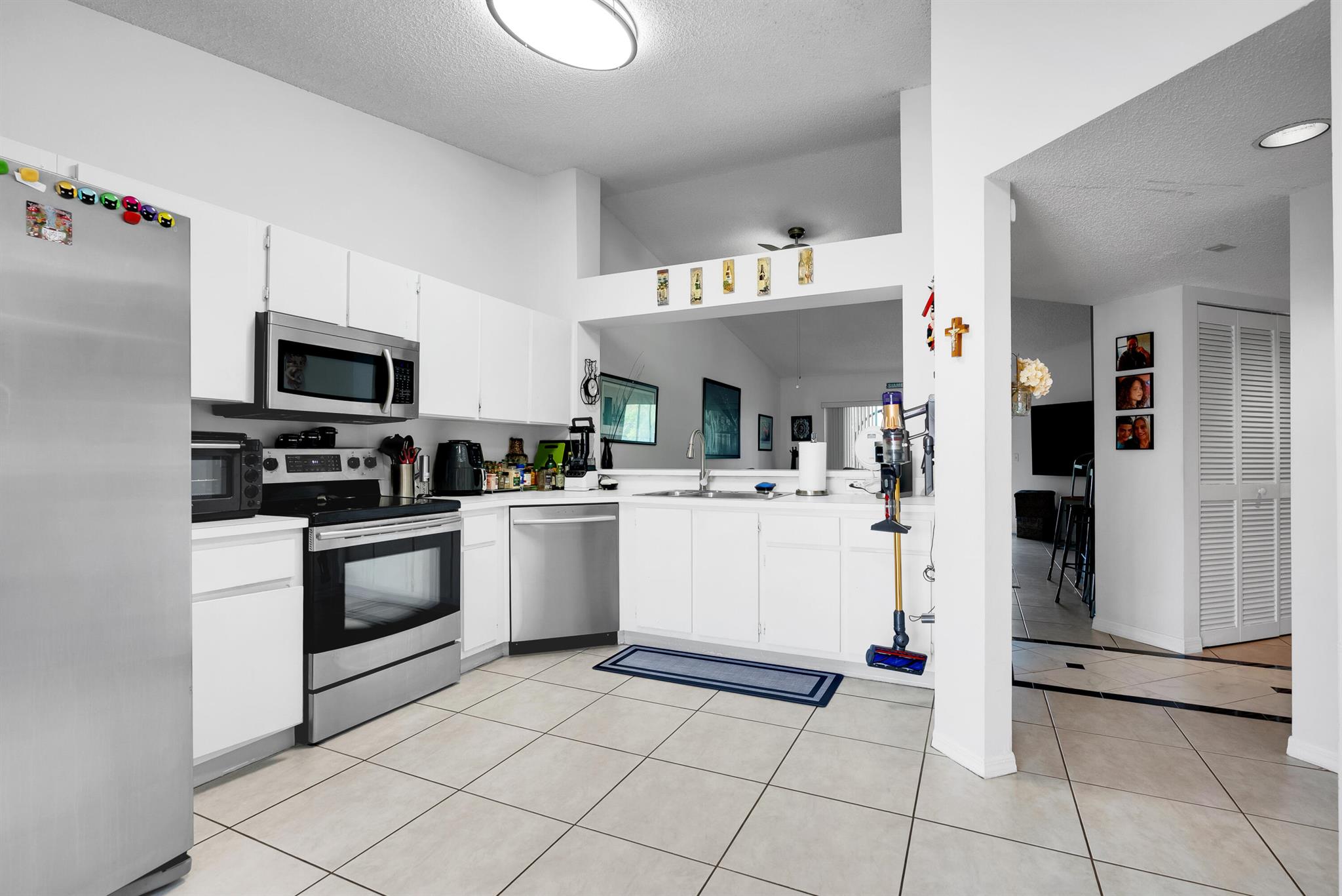 TRENT CONDOMINIUM - Residential