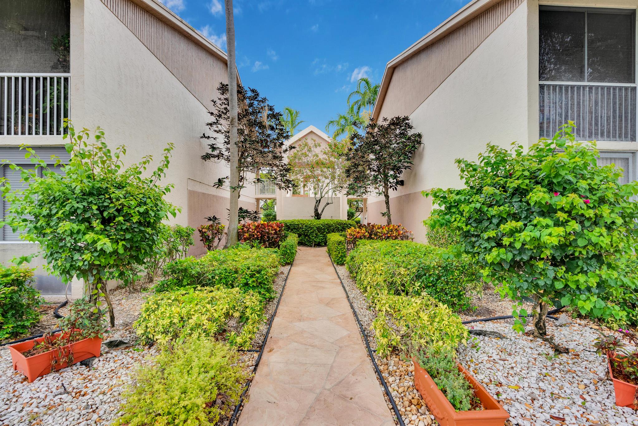 TRENT CONDOMINIUM - Residential