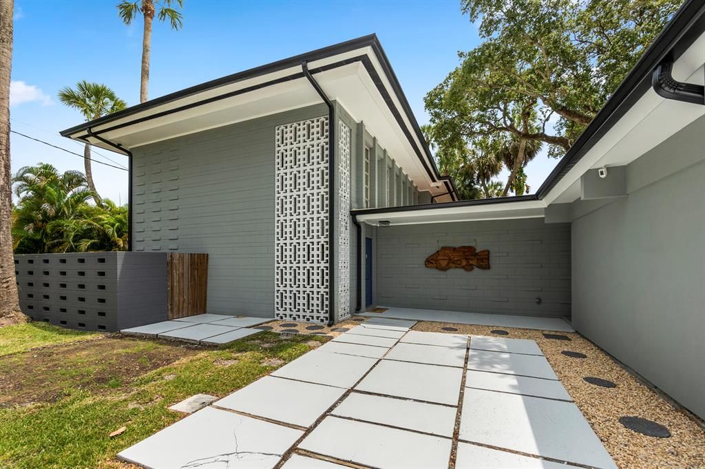 Photo of 1102 S 10th Street, Fort Pierce, FL 34950 (MLS # R10798630)