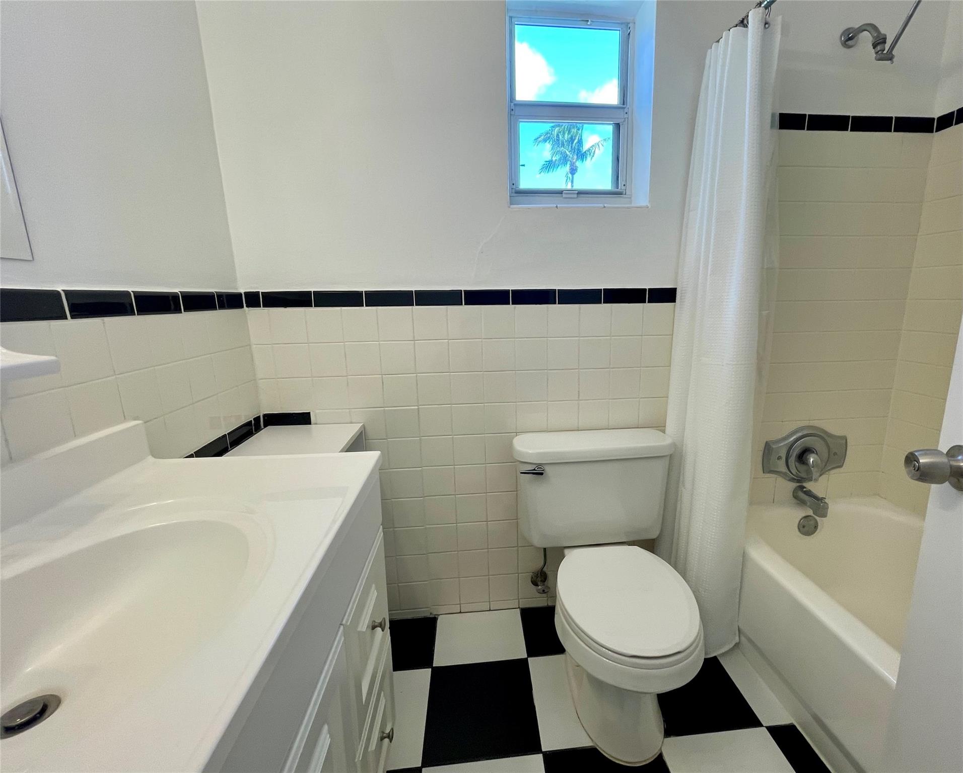 CRESSID COMMONS CONDO BLD - Residential Lease
