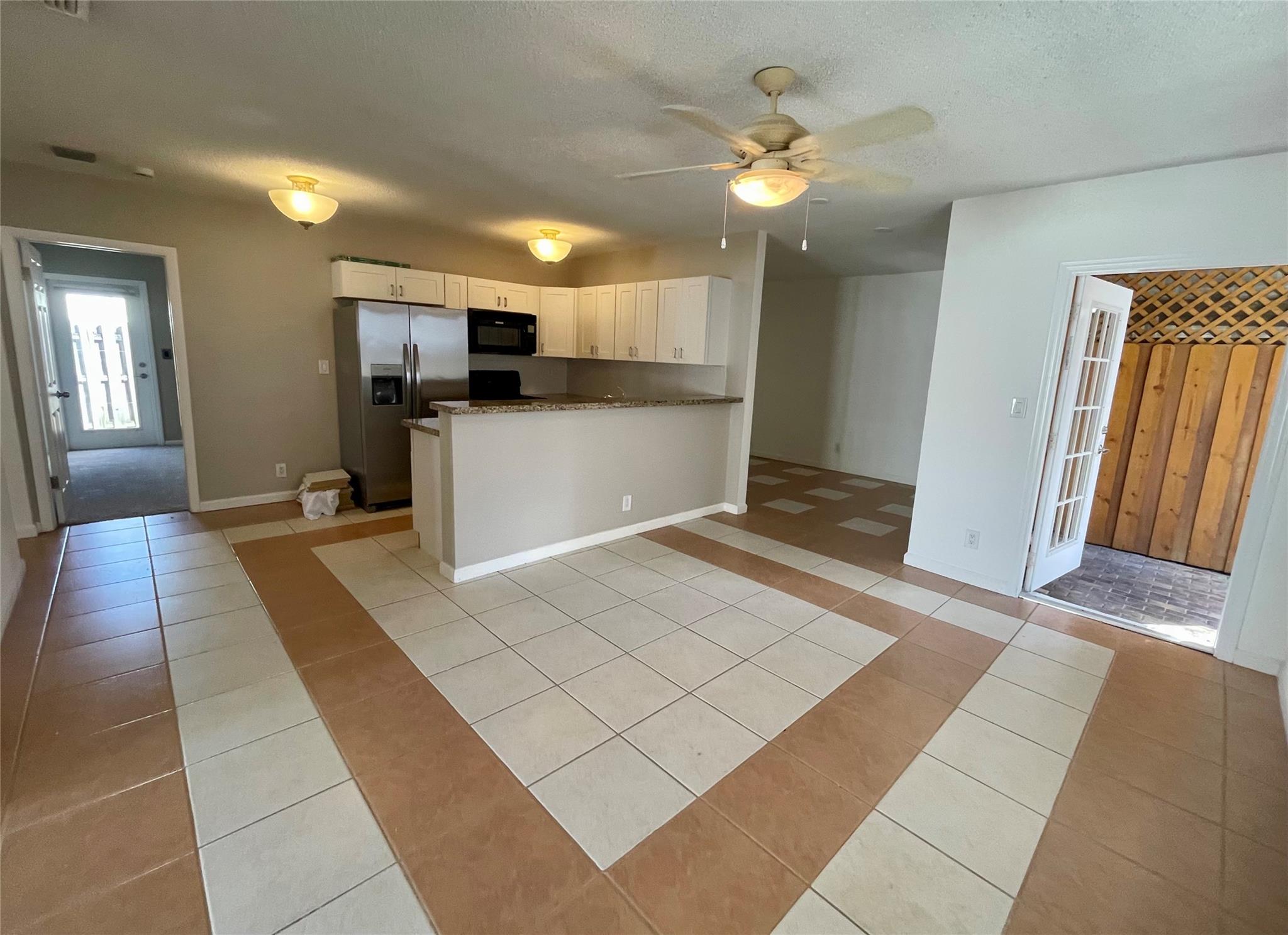 CRESSID COMMONS CONDO BLD - Residential Lease