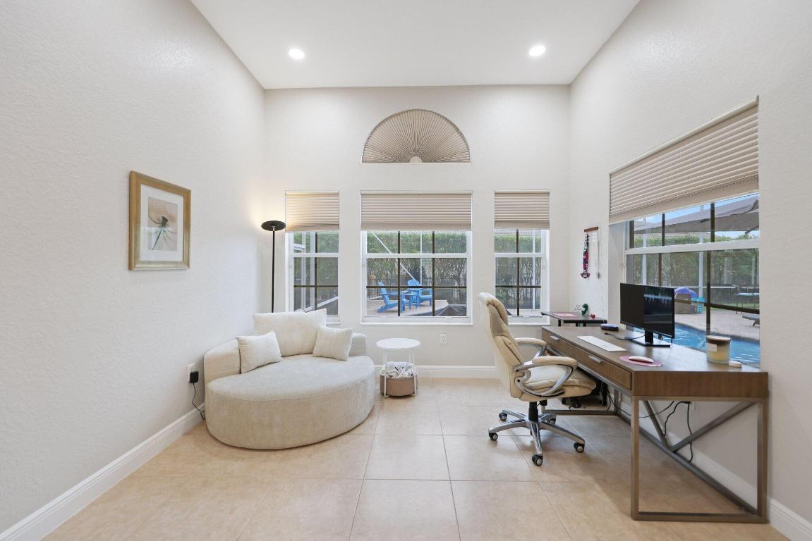 SATURNIA - Residential