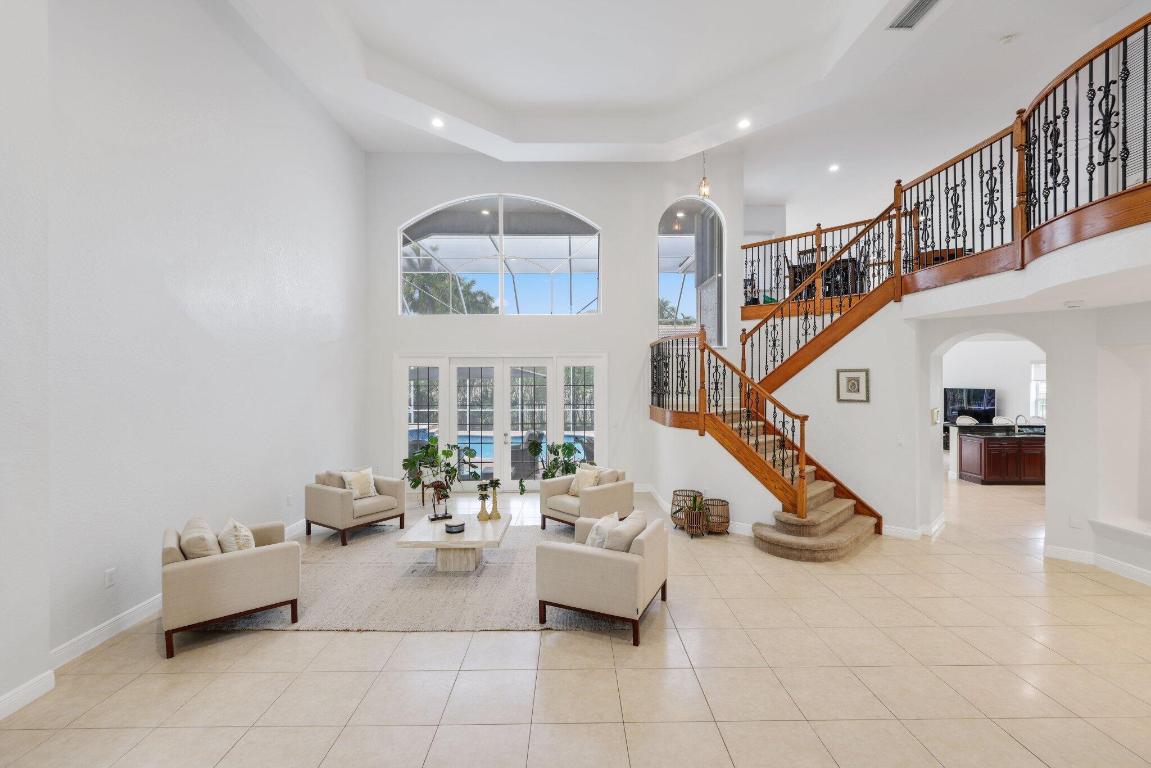 SATURNIA - Residential