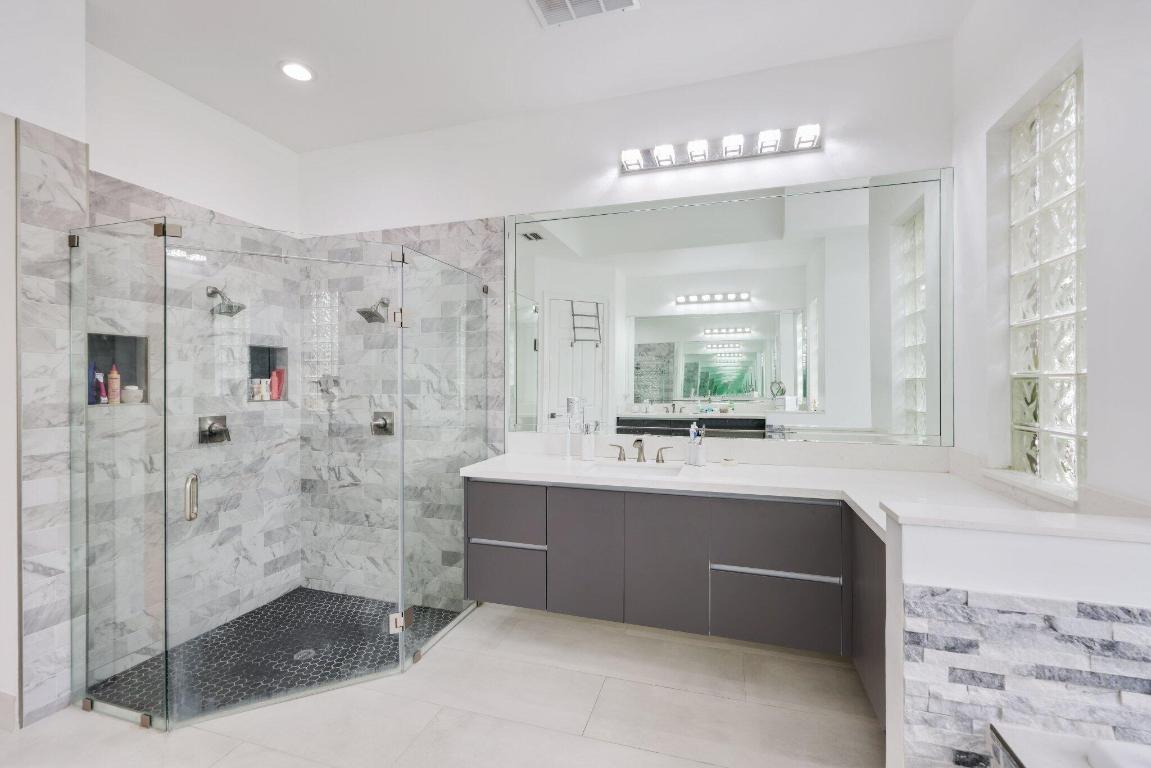 SATURNIA - Residential