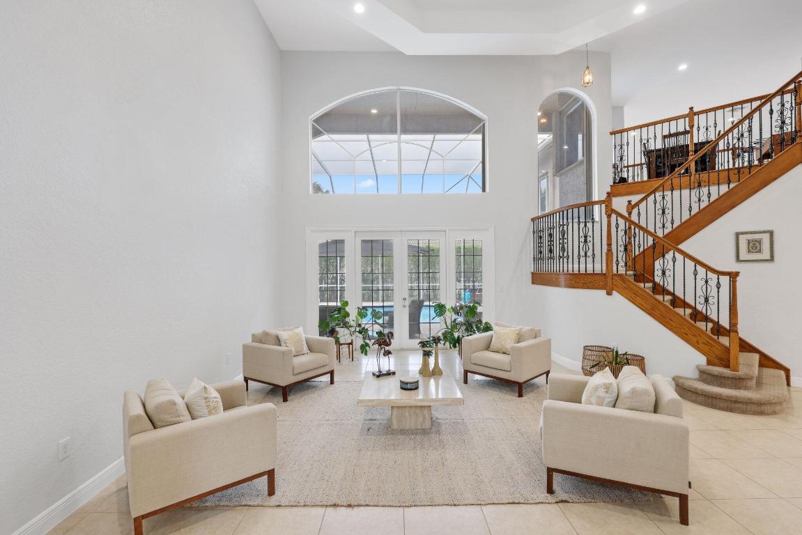 SATURNIA - Residential